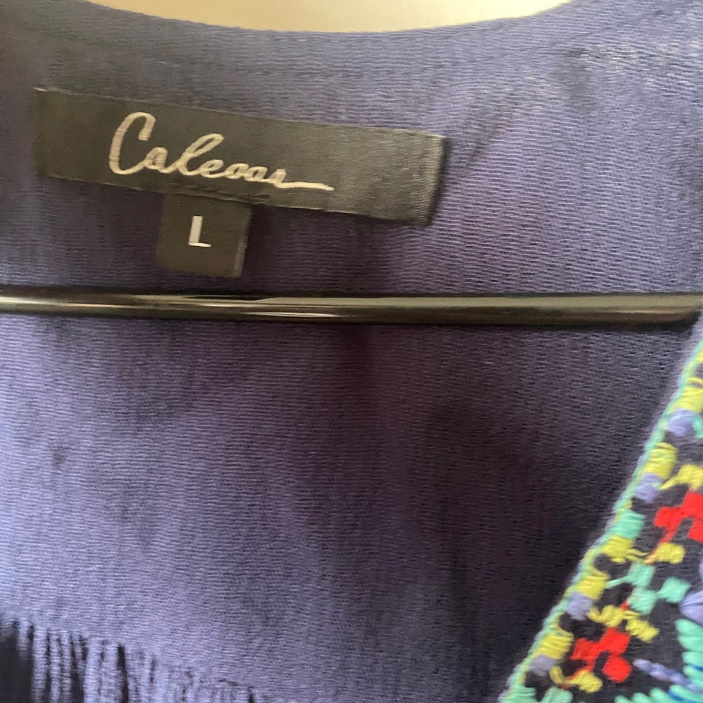 Calessa Navy Blue Embroidered V-Neck Tunic Blouse Bell Sleeve Rayon Top Large - Picture 4 of 7
